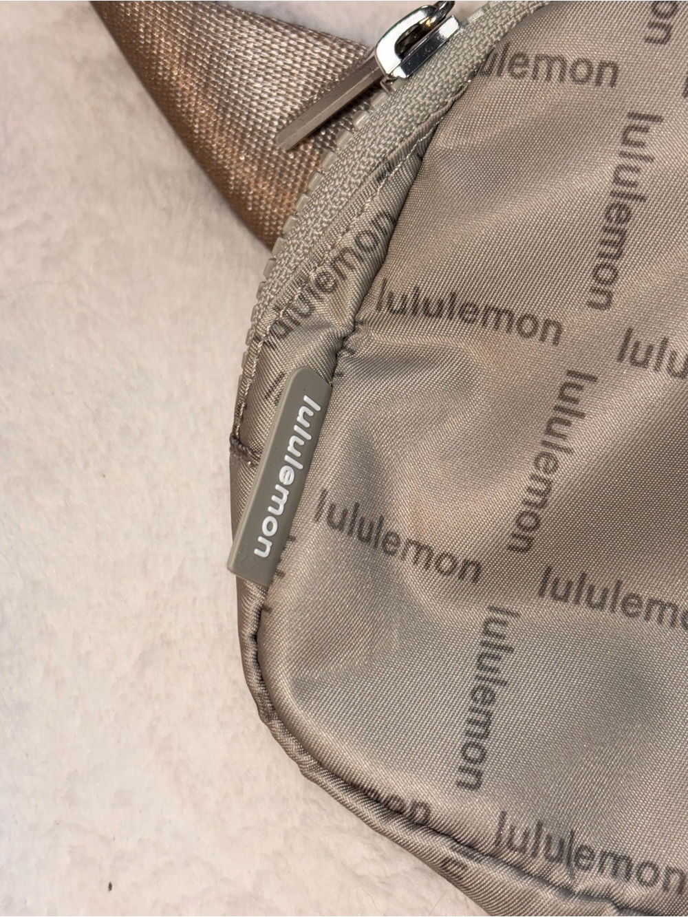 LULULEMON Everywhere Belt Bag Woodwork Grid - Picture 7 of 9